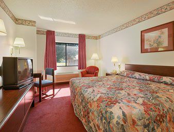Super 8 By Wyndham Fairfield Hotel Room photo