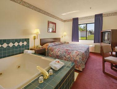 Super 8 By Wyndham Fairfield Hotel Room photo